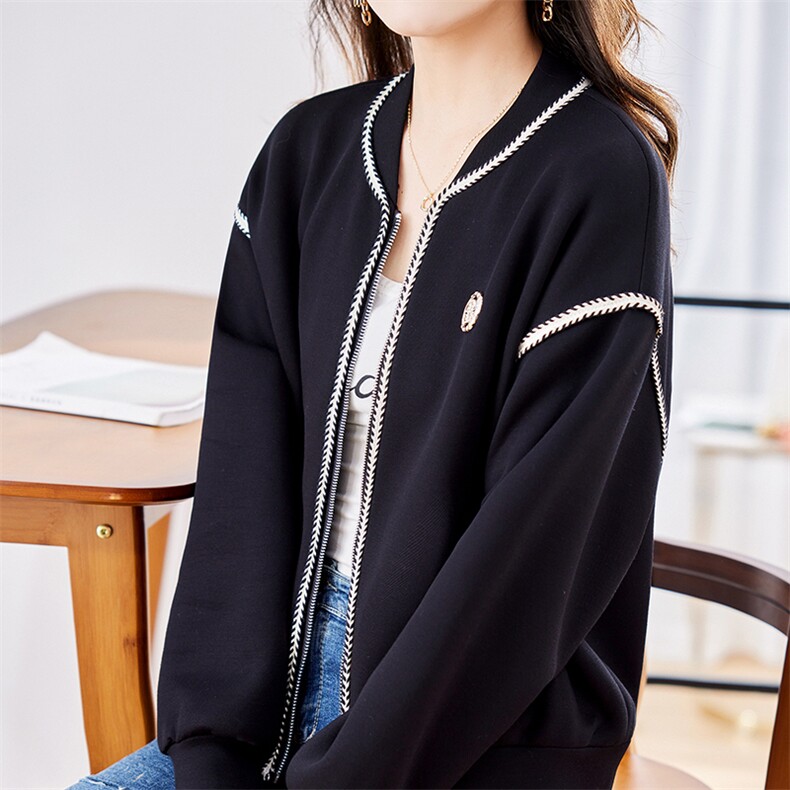 2024年春秋季黑色棒球服外套女小个子新款洋气小众独特别致上衣,女装短外套,美沁