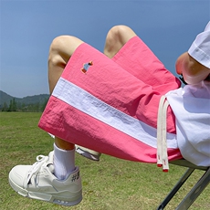 玫红色