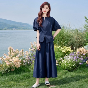 欧货简约高级感时尚套装2026夏新款女流行减龄修身显瘦九分阔腿裤图片