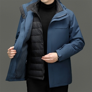 中青年男士户外羽绒服冲锋衣可拆卸三合一防风防水登山服外套夹克图片