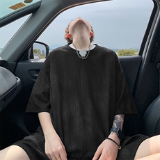 黑色
