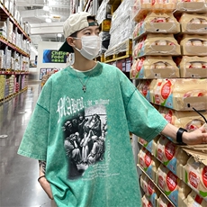 墨绿色