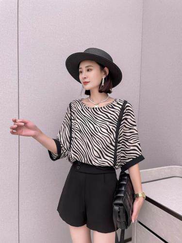 新款夏装条纹上衣，女装，娇姿百合