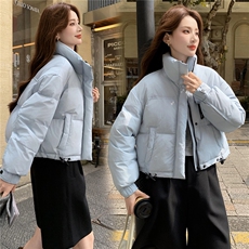 现货新款羽绒服女短款韩版立领简约加厚小个子高级感面包服外套潮，女装羽绒服，韩然一族