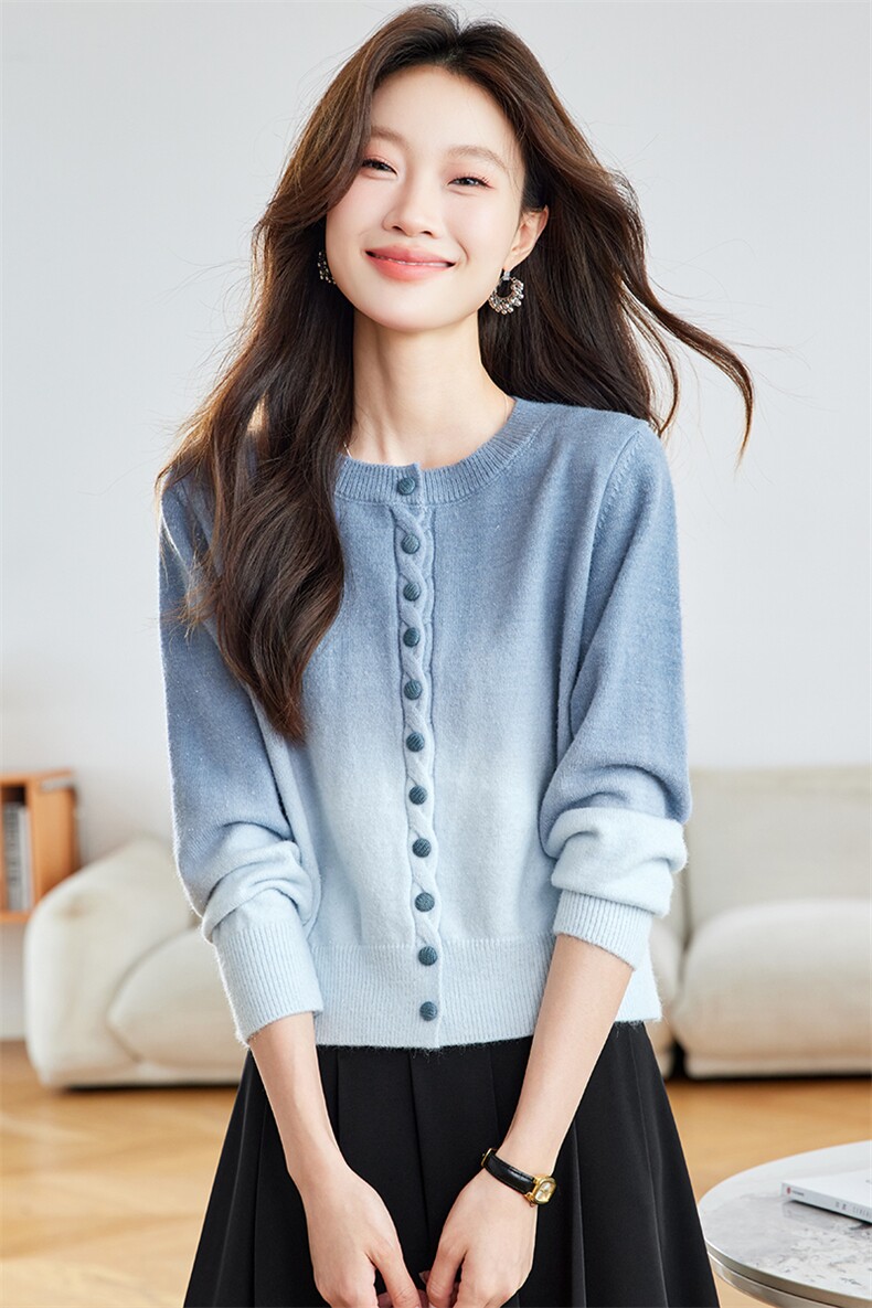 2025早秋新款渐变针织开衫小个子毛衣外套女,女装短外套,时尚风爆