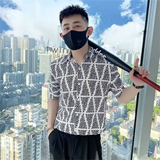 灰色