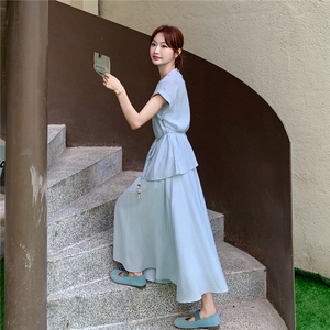 法式气质优雅淡蓝色半身裙套装女夏2025新款两件套ootd穿搭巨好看图片