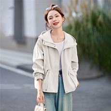 短款风衣外套女2026春季新款连帽拉链夹克小个子休闲户外上衣，女装短外套，恋慕依尚