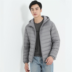 连帽轻薄羽绒服图片