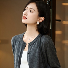 2025年秋季时尚百搭通勤简约休闲长袖毛衣，女装羊绒衫，绒歆坊