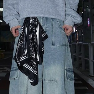 美式街头喷墨脏多口袋水洗牛仔裤女2025夏装新款废土风直筒阔腿裤图片