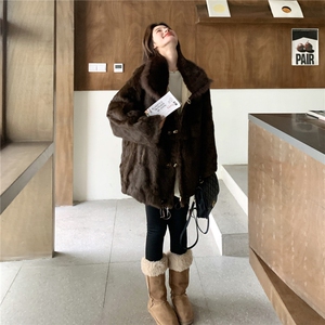 2025秋冬新款加厚复古领牛角扣短外套保暖皮毛一体双面穿女装外套图片