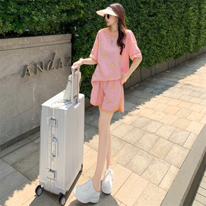 潮流时尚休闲运动套装女夏季新款印花圆领短袖上衣阔腿短裤两件套图片
