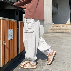 白色