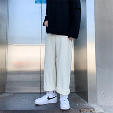 米白色