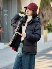 黑色百搭加厚连帽羽绒服女时尚修身显瘦5层分格冬天保暖外套，女装羽绒服，梦懿尔