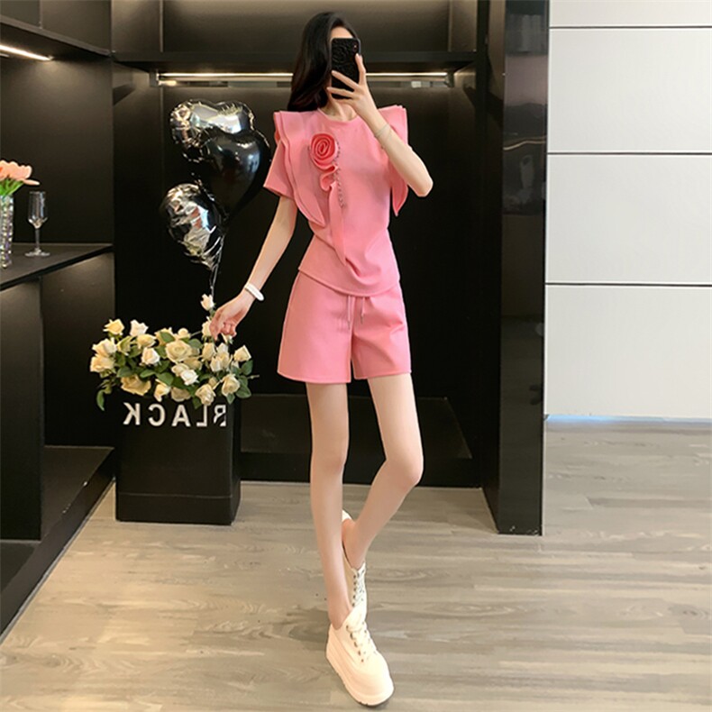 高级感时尚休闲运动套装女夏新款圆领粉色立体花朵上衣短裤两件套图片
