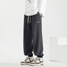深灰色