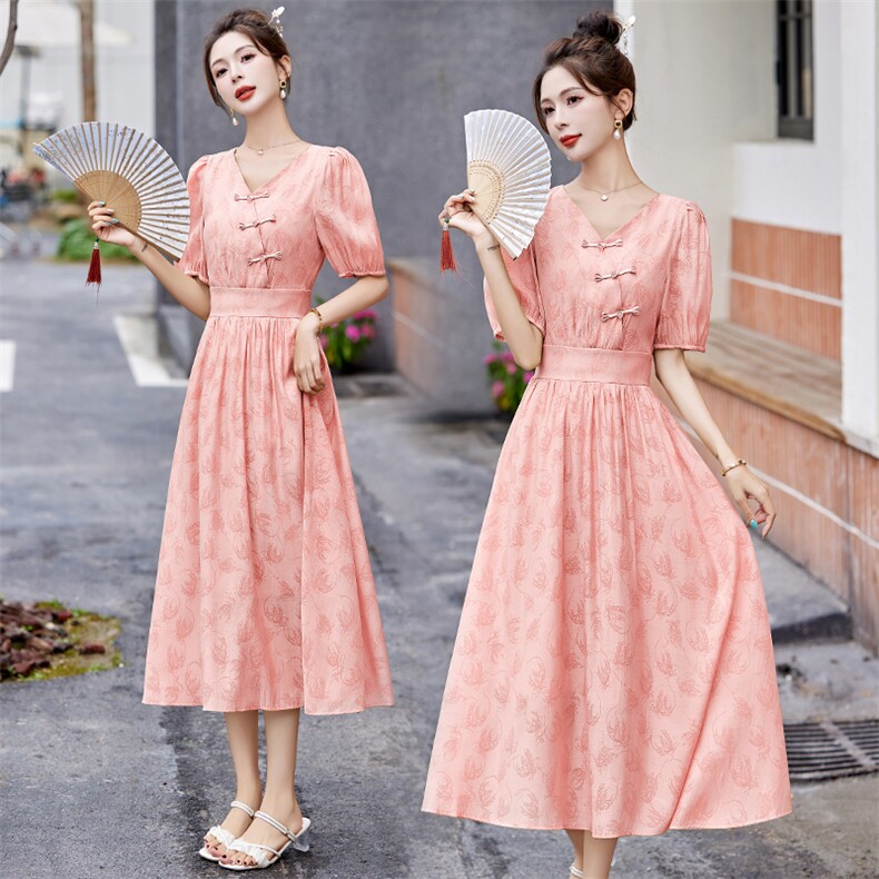 现货别致盘扣天丝棉印花新中式女新款气质收腰显瘦法式茶歇连衣裙，女装连衣裙，韩美纤衣