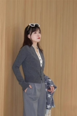 2025秋冬新款v领假两件套头针织衫，女装针织衫/毛衣，秀阁羊绒