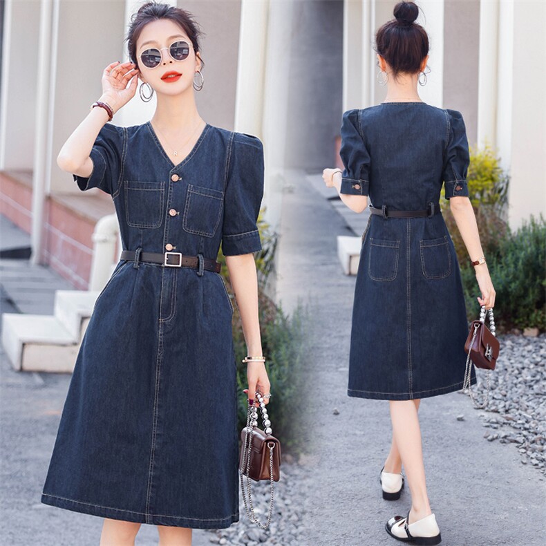 2023年夏季时尚中腰V领单排扣泡泡袖短袖收腰牛仔连衣裙配腰带女，女装牛仔裙，微微衣阁