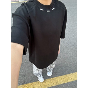 抖音得物品质二开240克宽松纯棉美式高街痞帅潮牌金属装饰短袖T恤图片