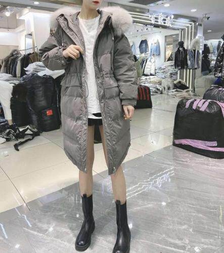 冬款新款大狐狸毛领系列长款90绒羽绒服，女装羽绒服，红雀纺