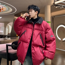 酒红色