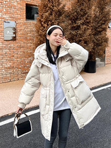 冬季休息羽绒服火爆图片
