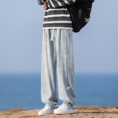 浅蓝色