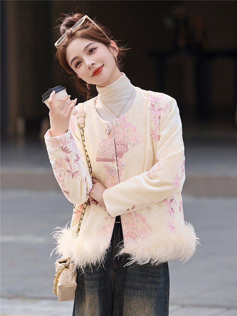 新中式国风刺绣羽绒服女2025冬季新款洋气减龄圆领百搭白鸭绒外套,女装羽绒服,依如秀(原杭风阁)