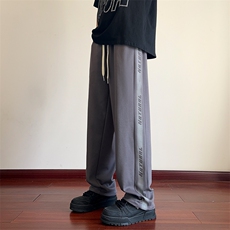 深灰色