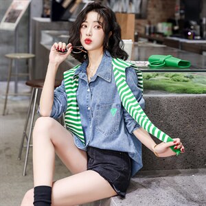 2022春季新款水洗牛仔韩版金属扣百搭披肩衬衫牛仔外套女图片