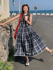 复古格子连衣裙女2025夏新款休闲俏皮韩版无袖显瘦过膝长裙送包包，女装连衣裙，诺蝶