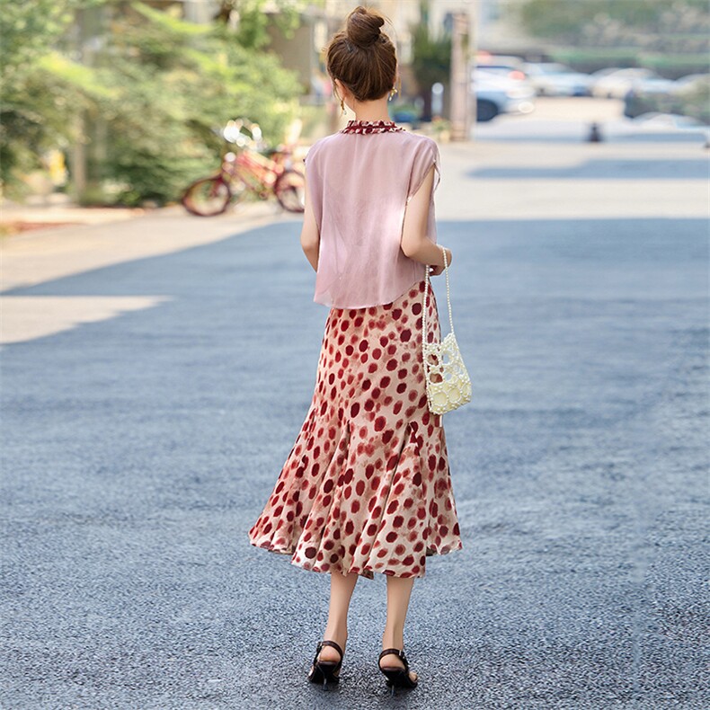 气质减龄时尚碎花吊带连衣裙女夏2025新款设计感防晒罩衫两件套女,女装套装/套裙,依路服饰