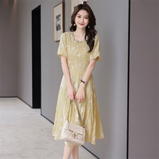 法式气质连衣裙女中长款2025夏季新款时尚高级感遮肚子立体织花裙，女装连衣裙，时尚俏佳人