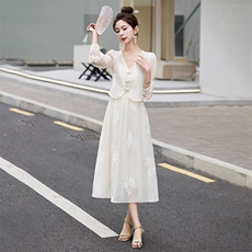 吊带连衣裙女2024春新款小个子新中式提花夏外搭开衫，女装短外套，布芭啦