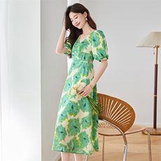 纯棉印花连衣裙女夏2025新款高级感法式v领气质甜美收腰露背长裙，女装连衣裙，美沁