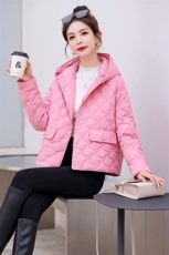 时尚压花轻薄羽绒服女2023年冬季新款小个子短款连帽外套90白鸭绒，女装羽绒服，润尚靓点