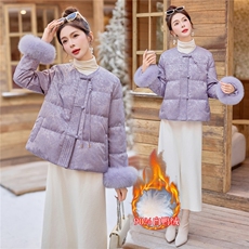 2025年新中式冬季90绒袖口狐狸毛可脱下短款羽绒服外套女，女装羽绒服，E百度