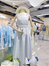 夏款大摆肌理面料吊带连衣裙，女装背心吊带，WOOSING