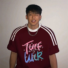 酒红色
