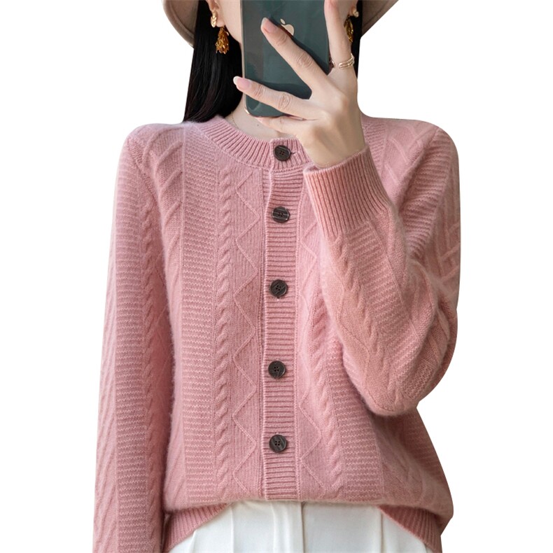长袖纯色2024年秋季羊毛圆领单排扣针织衫,女装羊毛衫,大美人包芯纱店