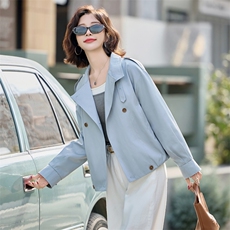 水蓝色经典外套女短款2025早春新款西装领双排扣时尚休闲春秋风衣，女装短外套，悦祺