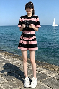 潮流休闲时尚运动套装女夏季新款洋气减龄圆领短袖休闲短裤两件套图片 潮流休闲时尚运动套装女夏季新款洋气减龄圆领短袖休闲短裤两件套图片