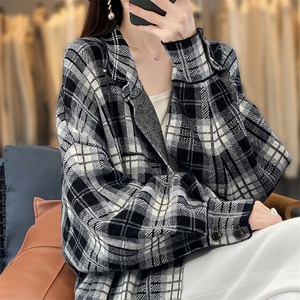 秋冬新款中长款羊绒开衫女西装领黑白格大衣宽松慵懒羊毛针织外套图片