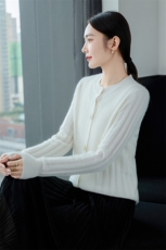 优雅气质女装羊绒开衫简约百搭显瘦镂空设计高级感十足，女装羊绒衫，百越羊绒