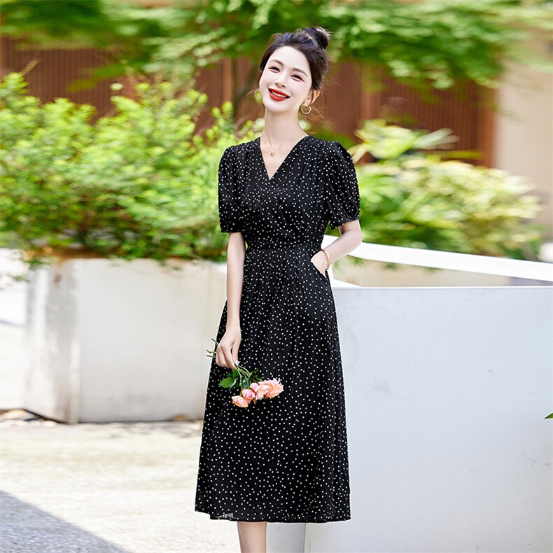 时尚波点连衣裙女中长款2025夏季新款v领收腰显瘦减龄休闲裙子潮,女装连衣裙,牡丹诺