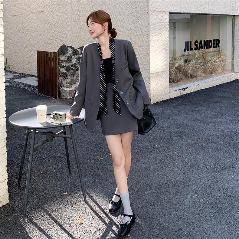 高级感飘带V领灰色西装短裙套装女春秋2025新款小个子两件套超火,女装套装/套裙,欧黛芙妮