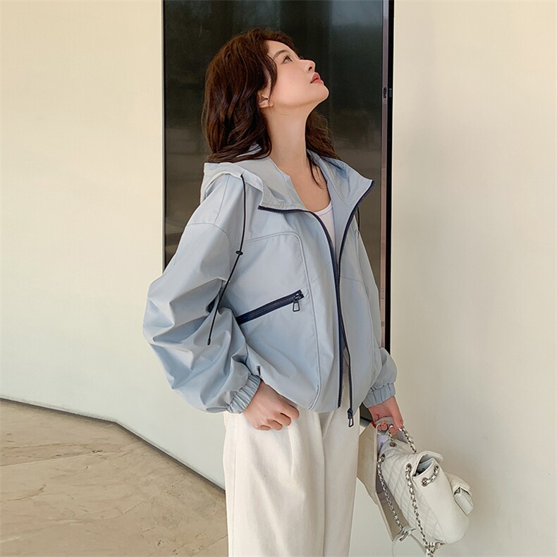蓝色连帽冲锋衣外套女2025春秋季新款设计感休闲显瘦工装夹克上衣,女装短外套,辉之琳